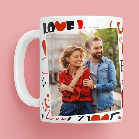Personalisierte Tasse mit dem Schriftzug „Love“ und einem Foto