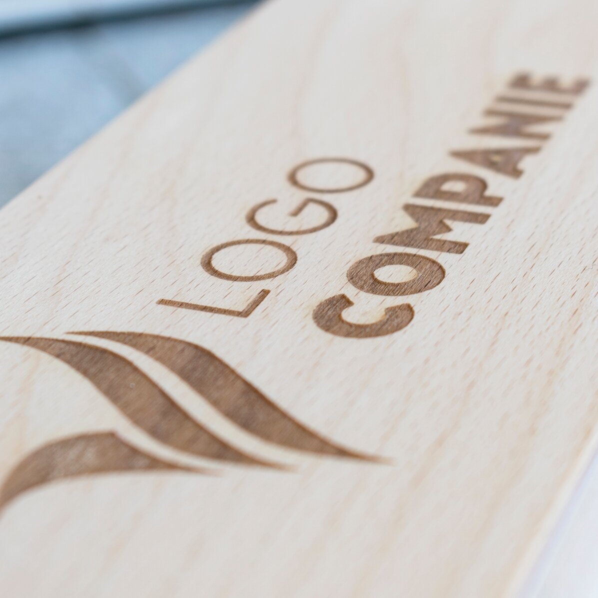 Personalisierte Weinkiste mit Logo