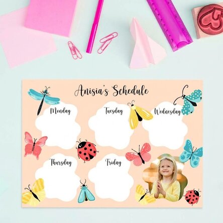 Individuell gestalteter Stundenplan mit Foto und Text – Butterflies