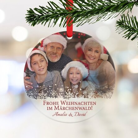 Individuell gestalteter runder Christschmuck mit einem Foto und einer Weihnachtsbotschaft