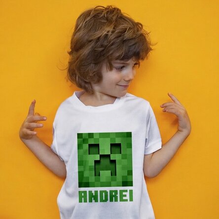 Personalisiertes Sport-T-Shirt für Kinder mit Spielfigur und Namen – Meine Welt