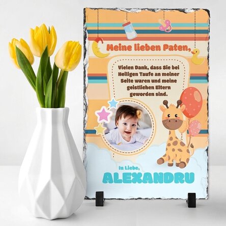 Individuell gestaltete Schiefertafel mit einem Foto und einer Botschaft für die Taufpaten – Vielen D
