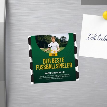 Individuell gestalteter 10x10-Magnet mit Foto und Text – Fußball