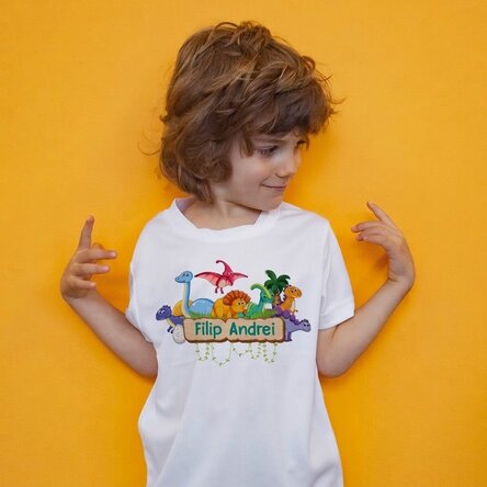 Personalisiertes Sport-T-Shirt für Kinder mit Namen – Dino