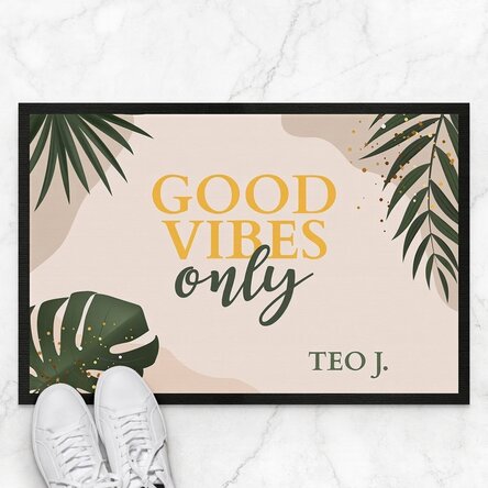 Individuell gestaltete Fußmatte mit Schriftzug – Good vibes