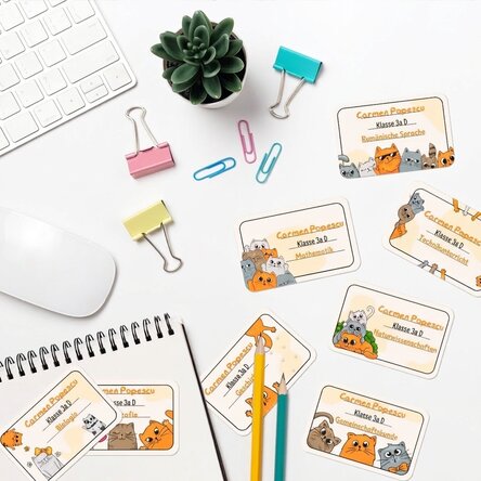 Set mit 8 personalisierten Aufklebern (selbstklebende Etiketten) für die Schule mit Text – Kittens
