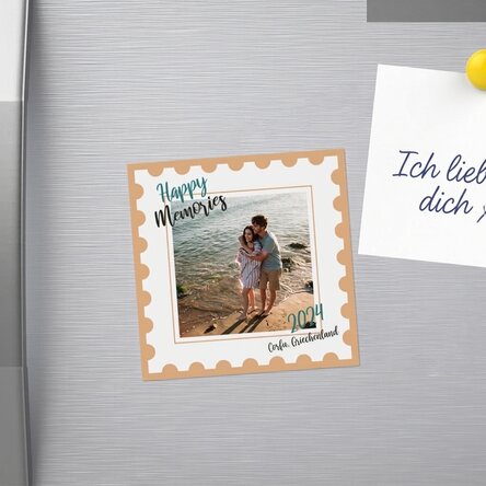 Individuell gestalteter Magnet (10 x 10) mit Foto und Text – Happy Memories