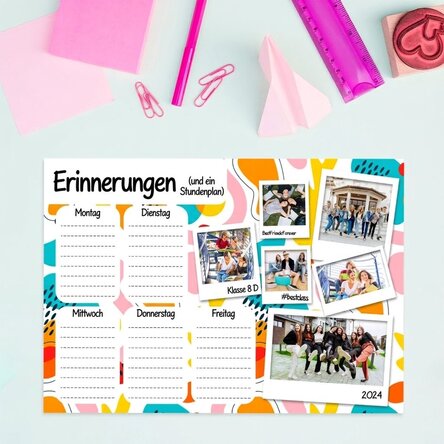 Individuell gestalteter Stundenplan mit Text und Bildern – Erinnerungen an die Schulzeit