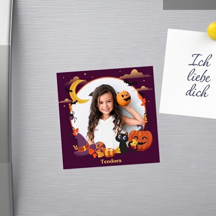 Individuell gestalteter Magnet (10 x 10) mit Foto und Text – Happy Halloween