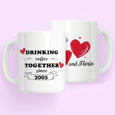Personalisierter Becher mit Text – „Drinking together“