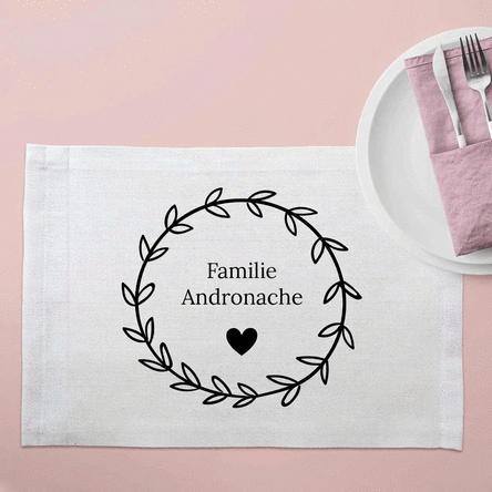 Personalisierter Tellerhalter mit Text – Herz