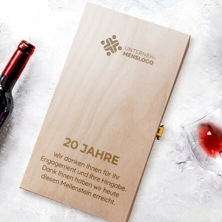 Personalisierte Weinkiste für zwei Flaschen Wein mit Logo und Botschaft