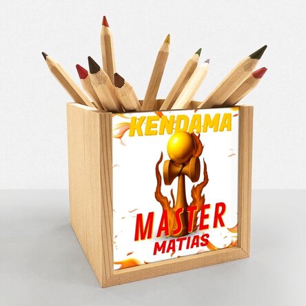 Personalisierter Stifthalter mit Text – Kendama Master
