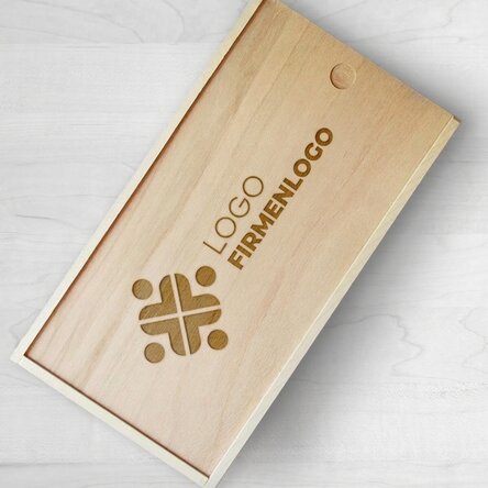 Personalisierte Geschenkbox aus Holz mit Logo
