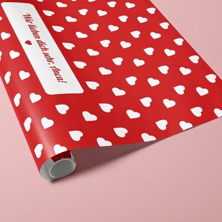 Individuell gestaltetes Geschenkpapier – Herzchen-Motiv