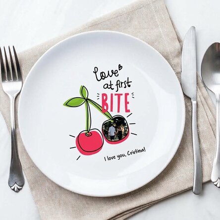 Personalisierter Teller mit Foto und Text – Love at first bite
