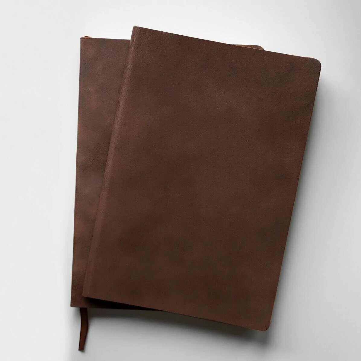 Personalisierter Lederkalender mit Text und dem Sternzeichen Widder