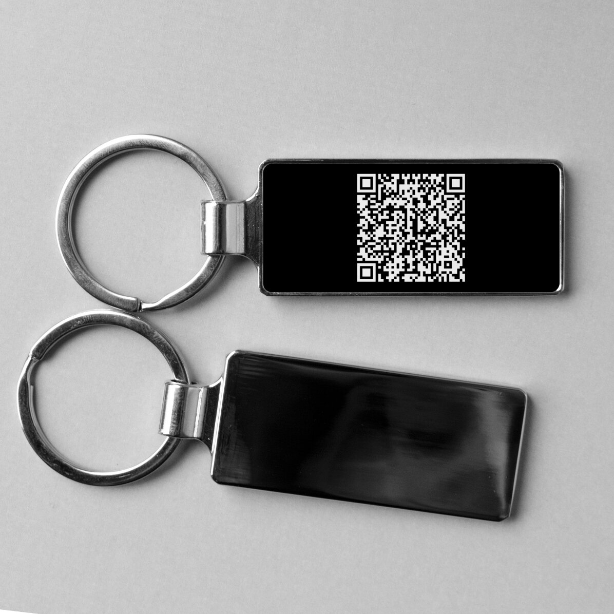 Personalisierter Schlüsselanhänger mit QR-Code – Kontakt hinzufügen