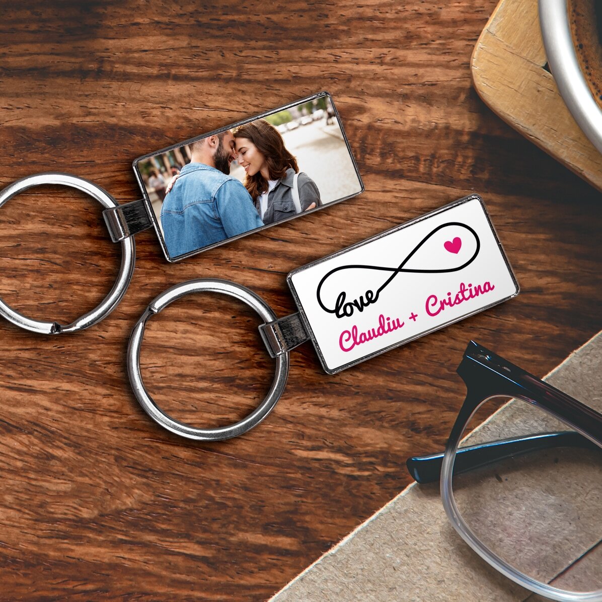 Personalisierter Schlüsselanhänger mit Foto und Text – Modell „Infinity Love“