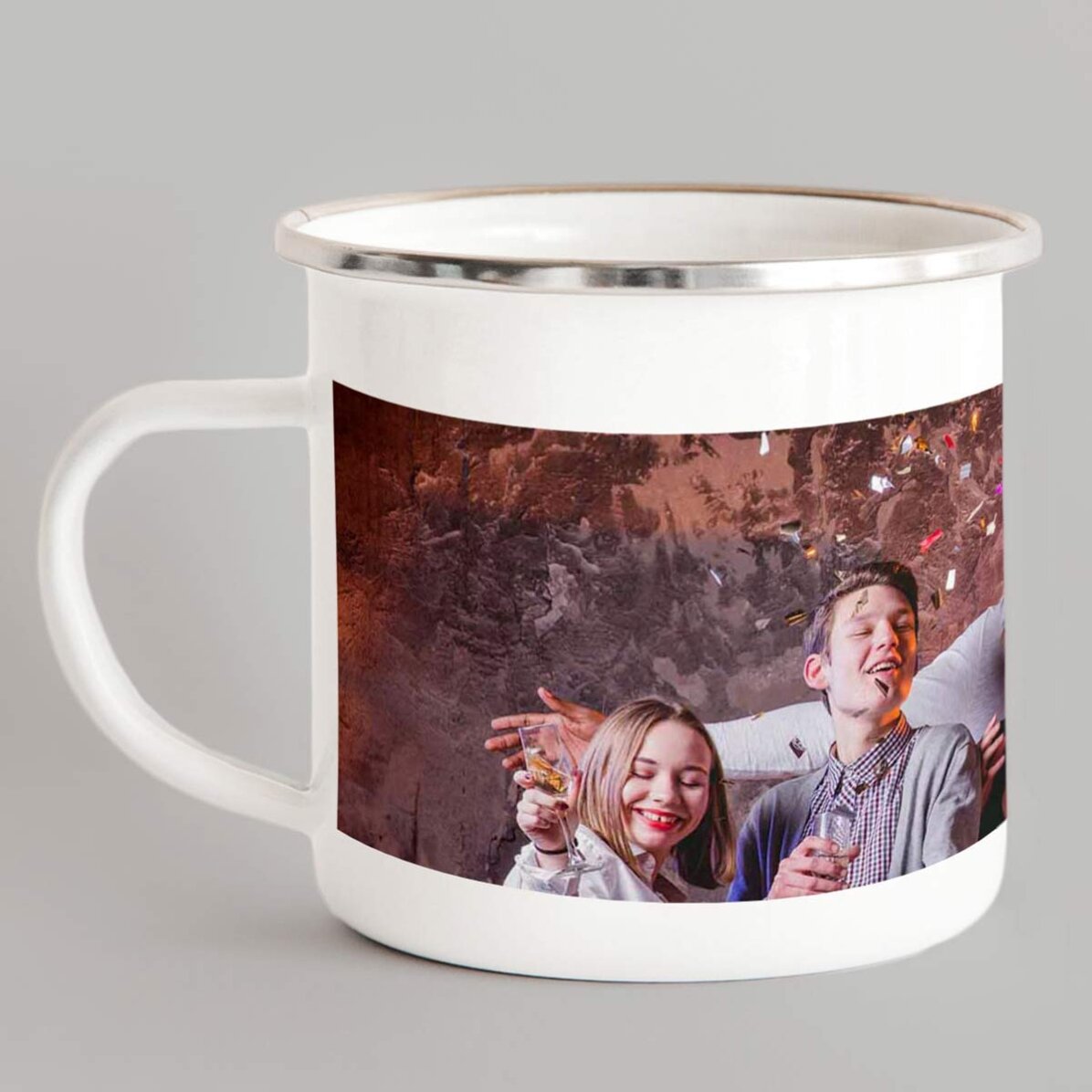 Personalisierte emaillierte Metalltasse mit einem Querformat-Foto