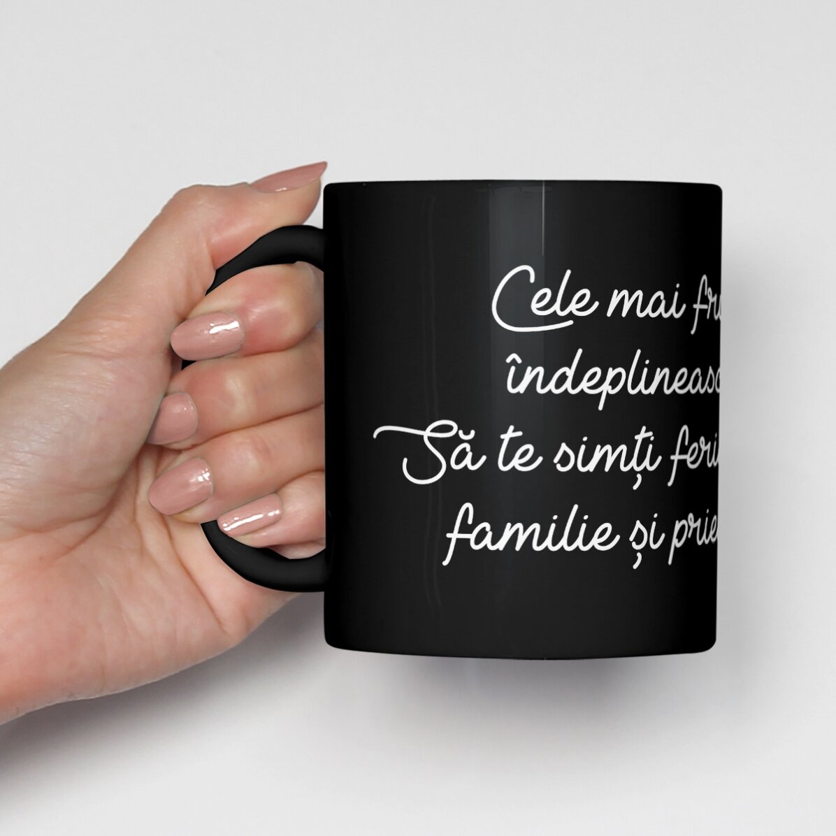 Personalisierte schwarze Tasse mit Botschaft