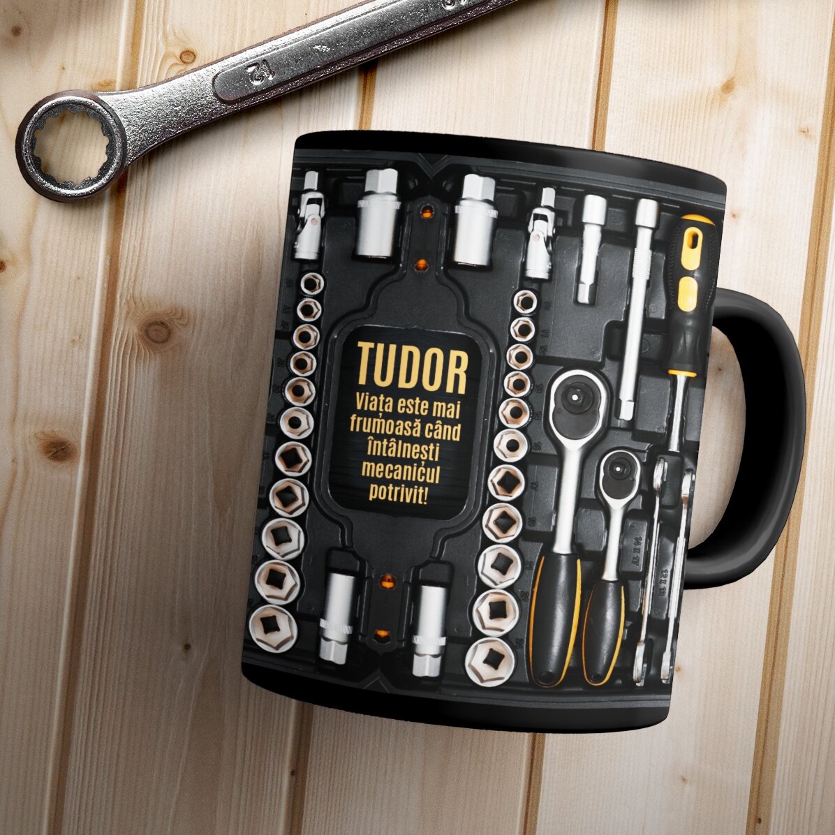 Personalisierte schwarze Tasse mit Aufdruck für Mechaniker