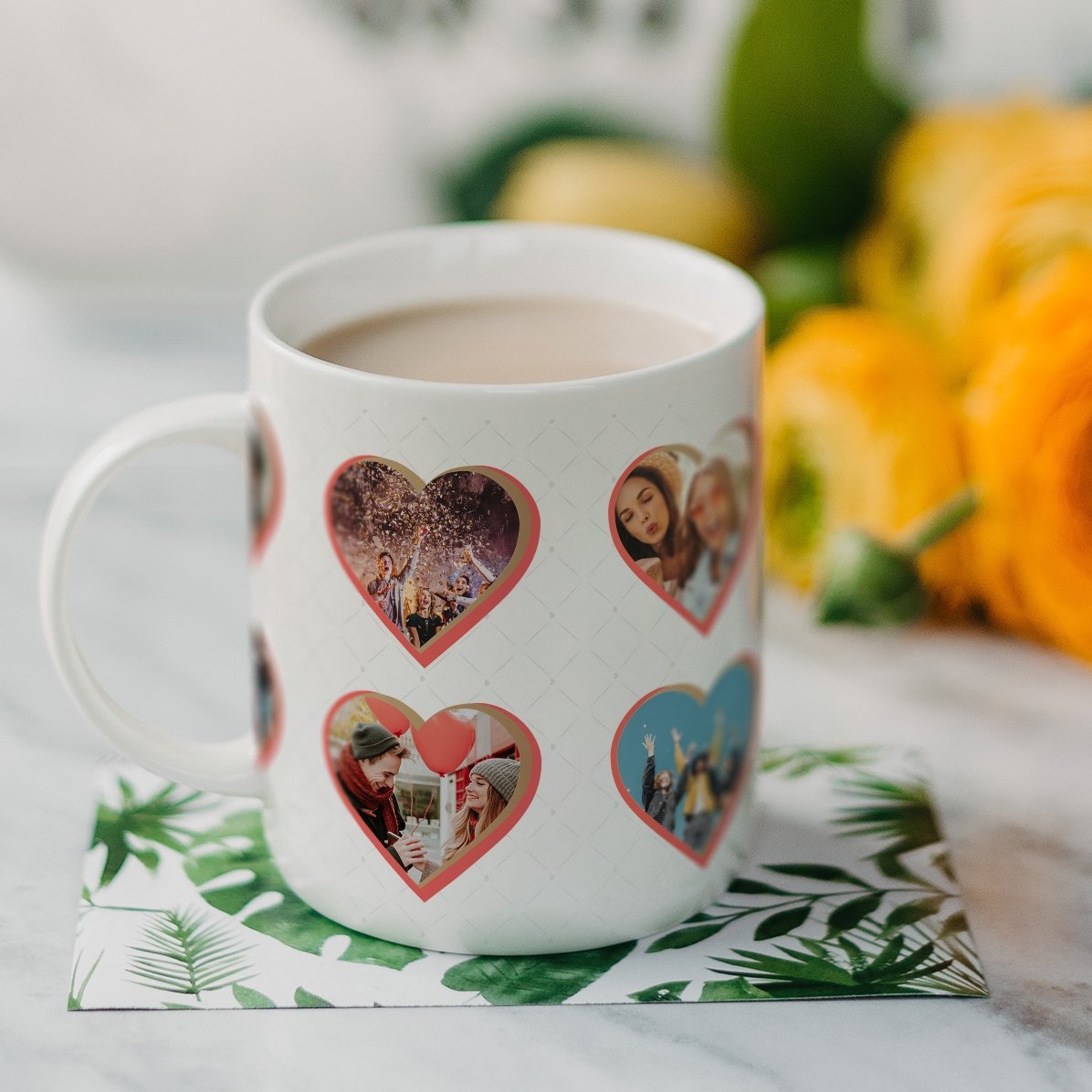 Personalisierte Tasse mit 8 Fotos in Herzform