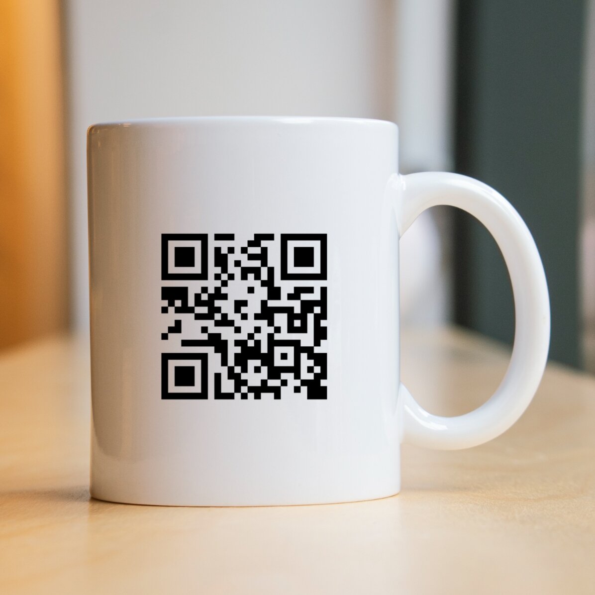 Personalisierter Becher mit QR-Code