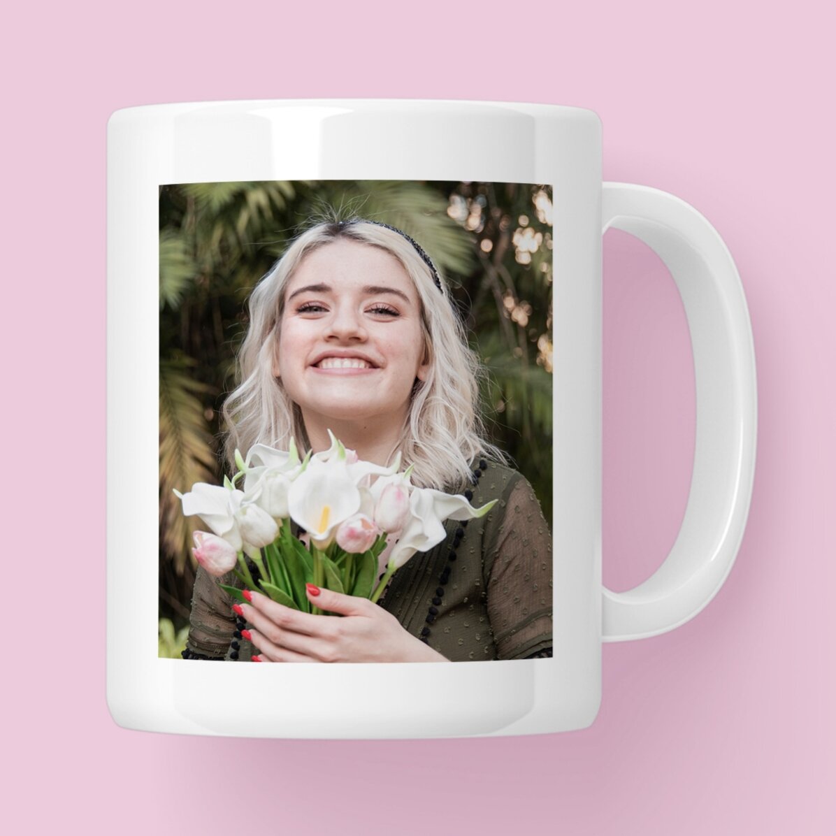 Personalisierter Becher mit Initiale, Namen und Foto