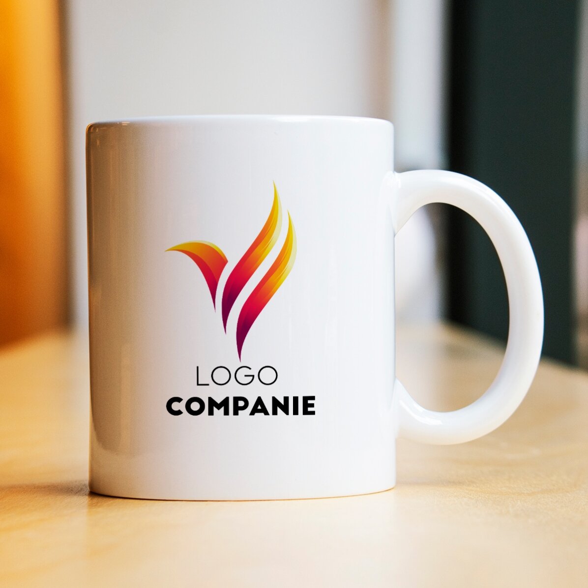 Personalisierte Tasse mit Logo auf beiden Seiten