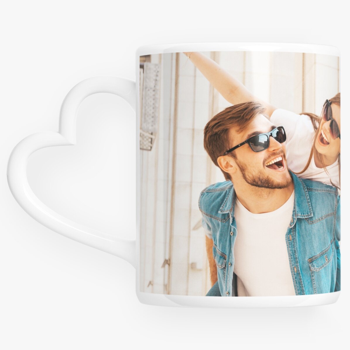 Personalisierte Tasse mit einem Querformat-Foto – Modell mit herzförmigem Henkel
