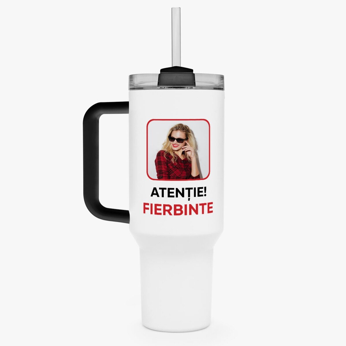 Thermosbecher mit Henkel und Strohhalm, individuell gestaltet mit einem Foto und einem Text – Fierbi