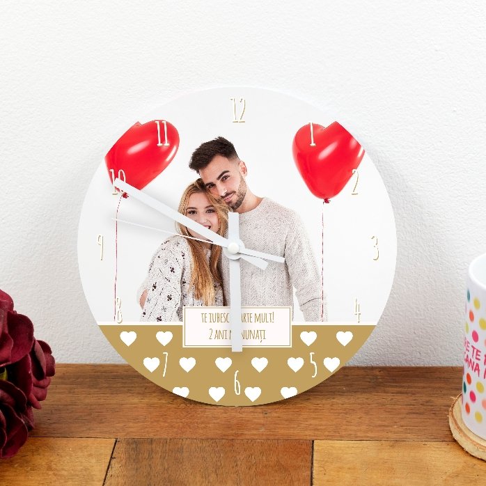 Personalisierte Uhr mit Foto, Text und Ziffern