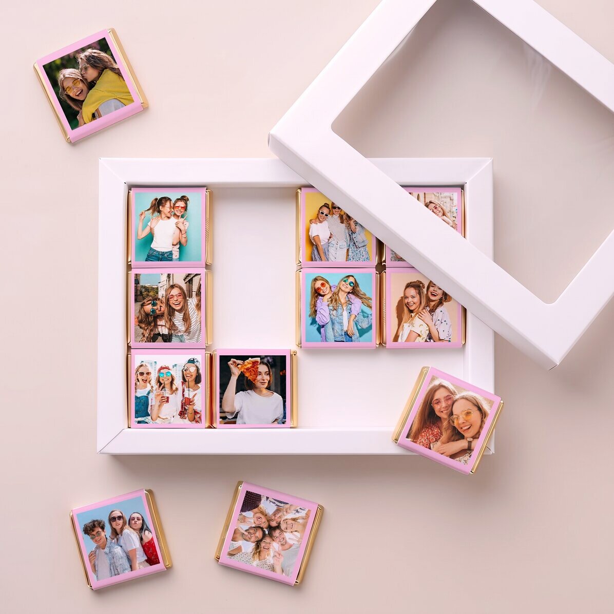 Geschenkbox mit 12 personalisierten Mini-Pralinen mit Fotos