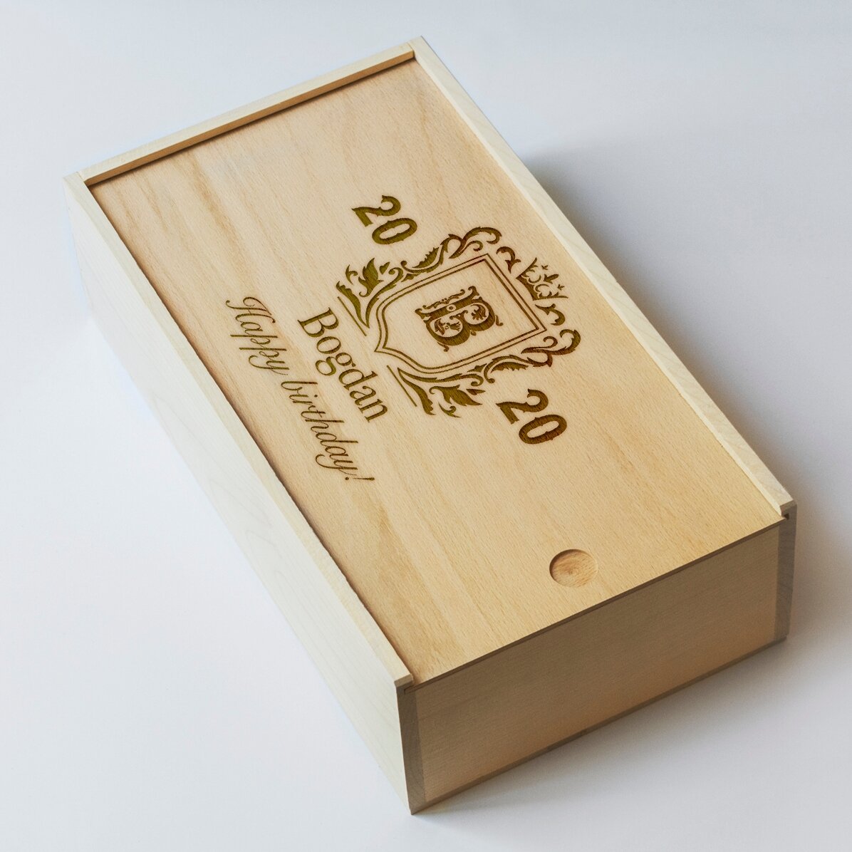 Personalisierte Geschenkbox aus Holz – Wappen