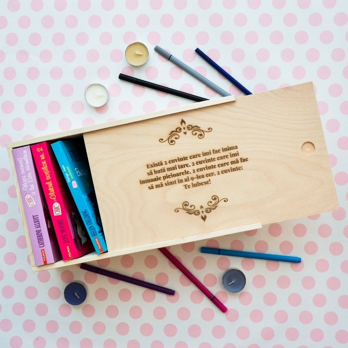 Personalisierte Geschenkbox aus Holz mit einer Botschaft