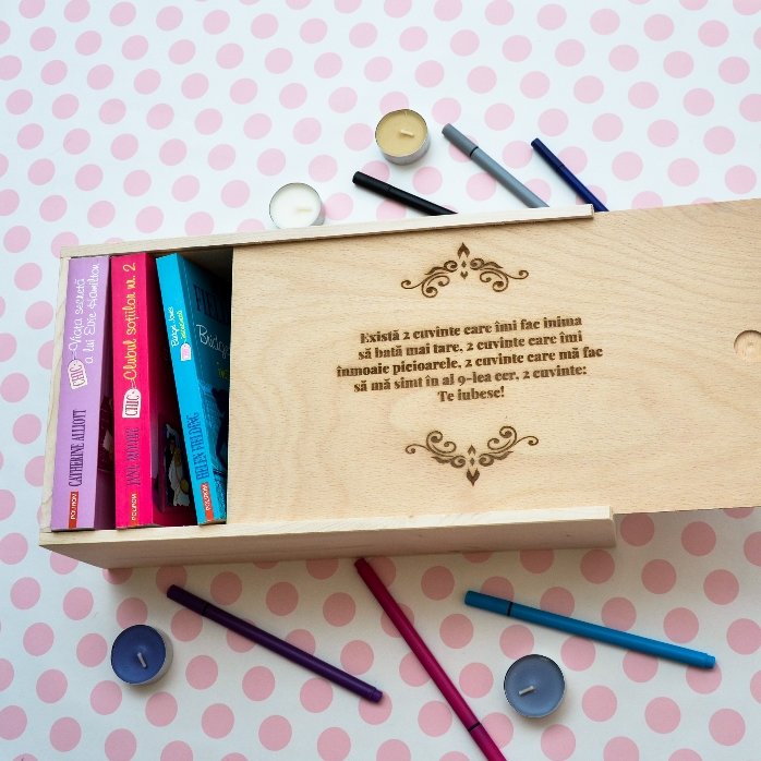 Personalisierte Geschenkbox aus Holz mit einer Botschaft
