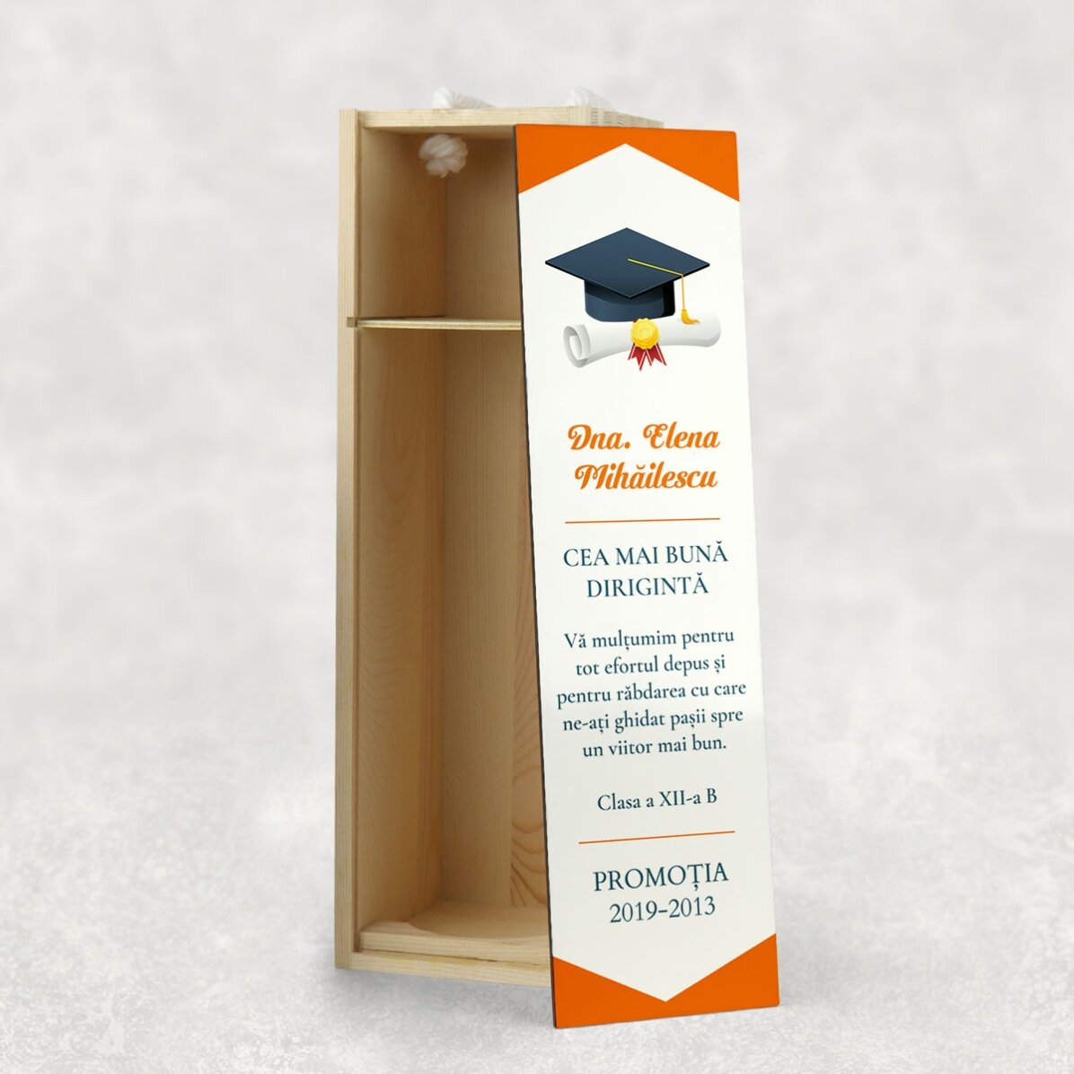 Wine box for one bottle, personalised with a graduation message