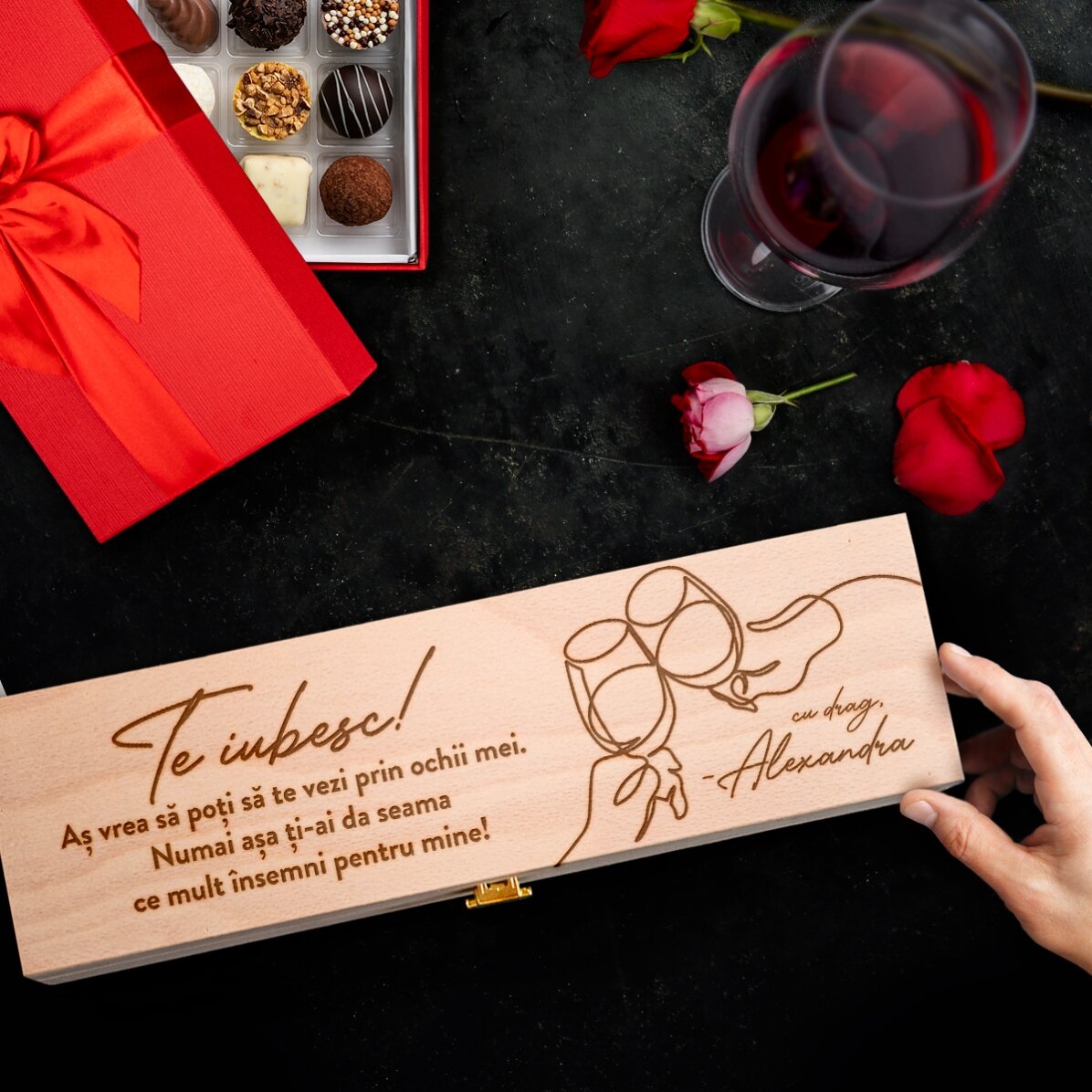 Personalisierte Weinkiste mit Botschaft und Unterschrift – Ich liebe dich!