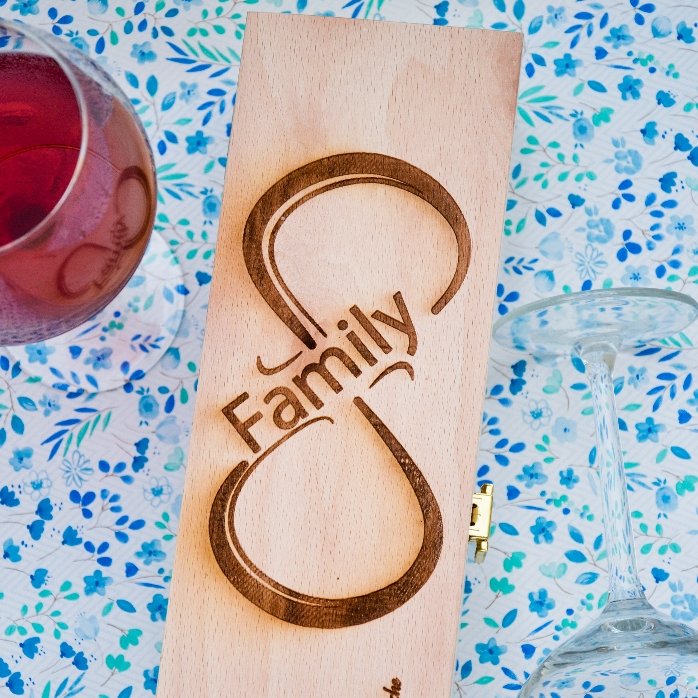 Personalisierte Weinkiste – Infinite Family
