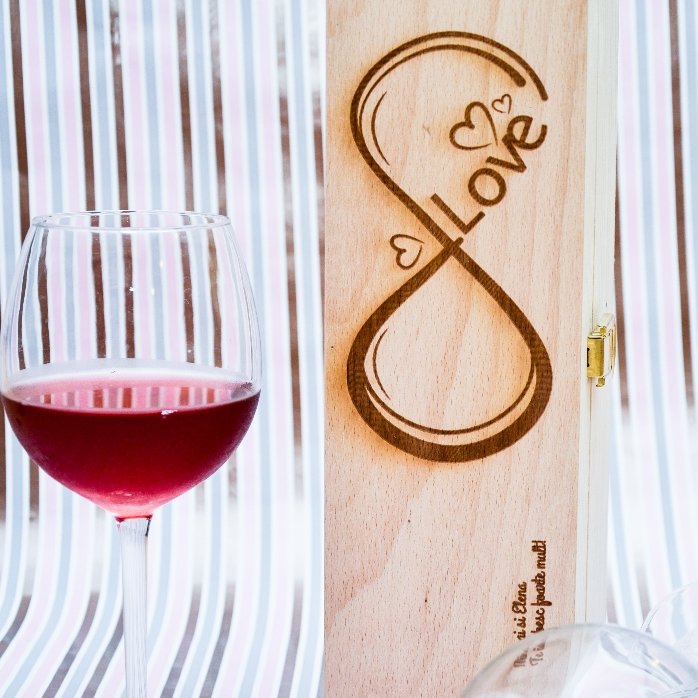 Personalisierte Weinkiste – Infinite Love