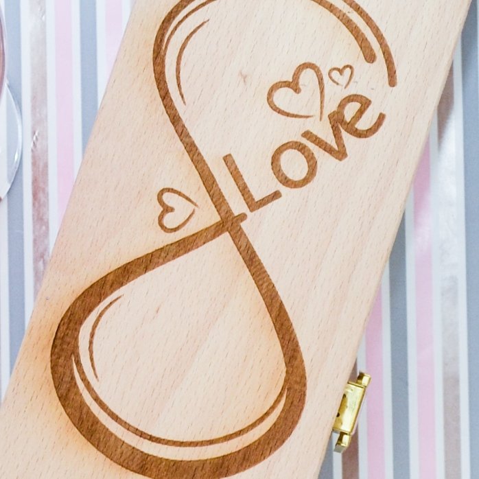 Personalisierte Weinkiste – Infinite Love