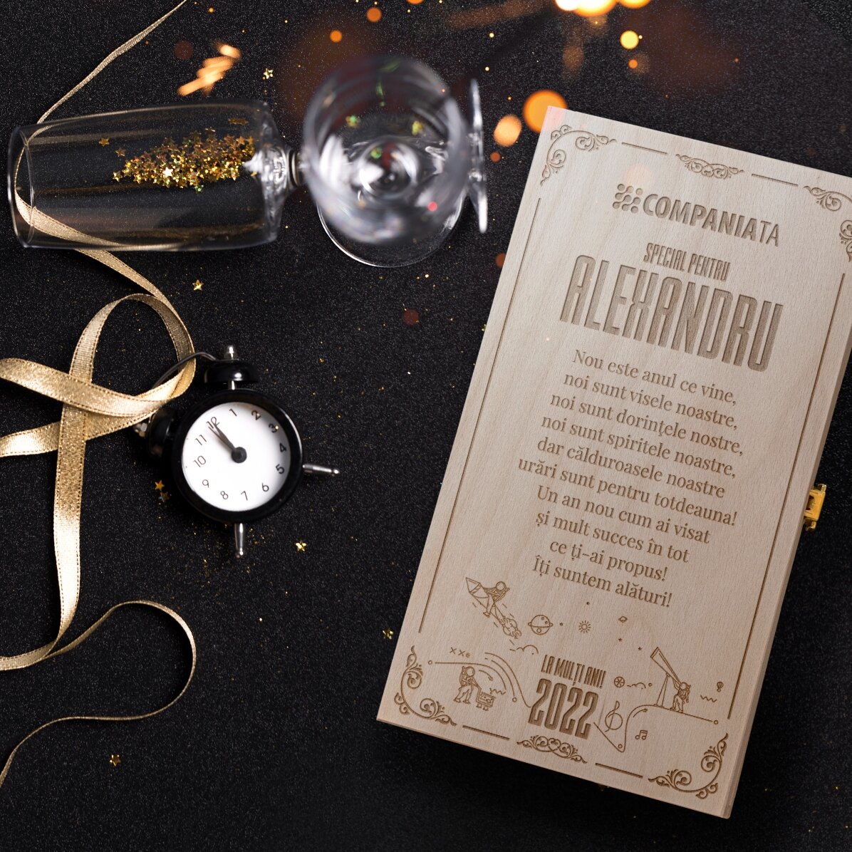 Personalisierte Weinkiste für zwei Flaschen Wein mit Logo und Grußtext – Herzlichen Glückwunsch zum 