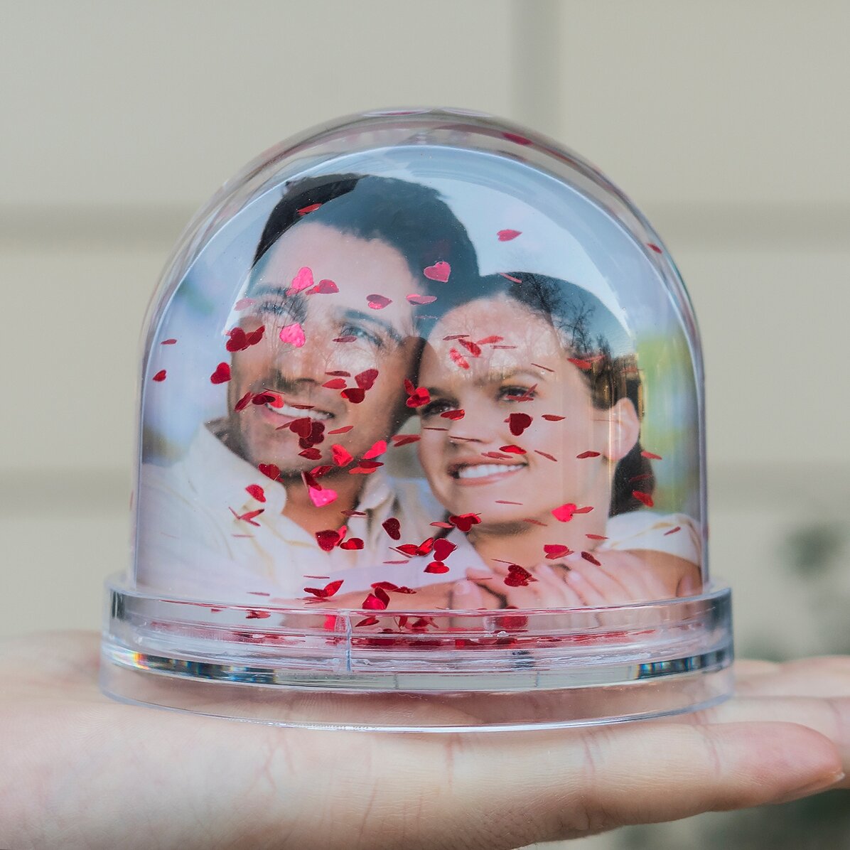 Personalisierter Schreibtischglobus mit 2 Fotos