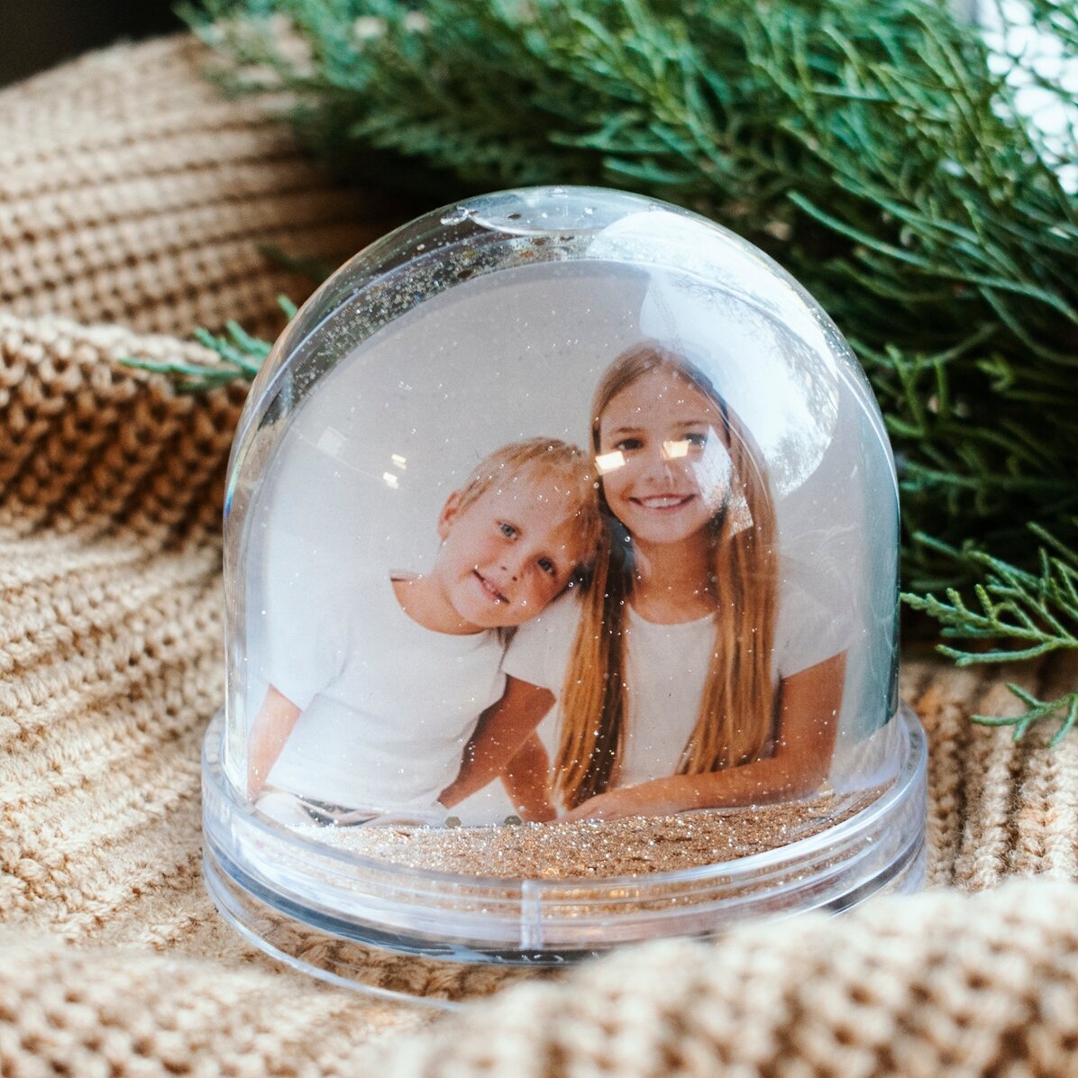 Personalisierte Schreibtischkugel mit Foto und Text – Weihnachtszauber