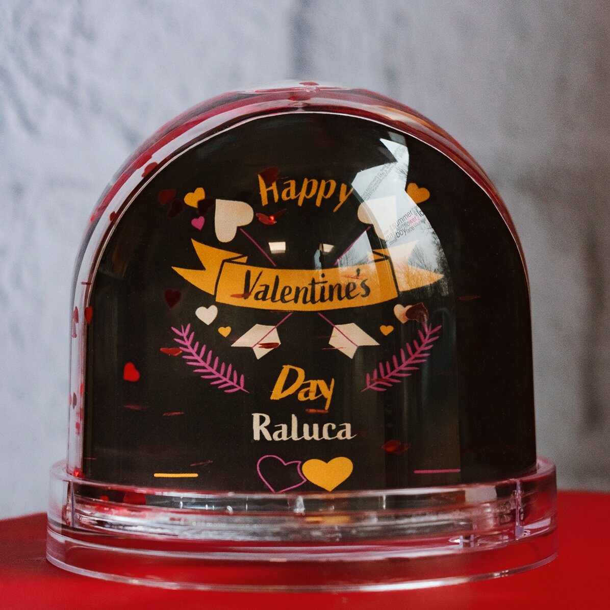 Personalisierte Schreibtischkugel mit Foto und Text – Valentinstag