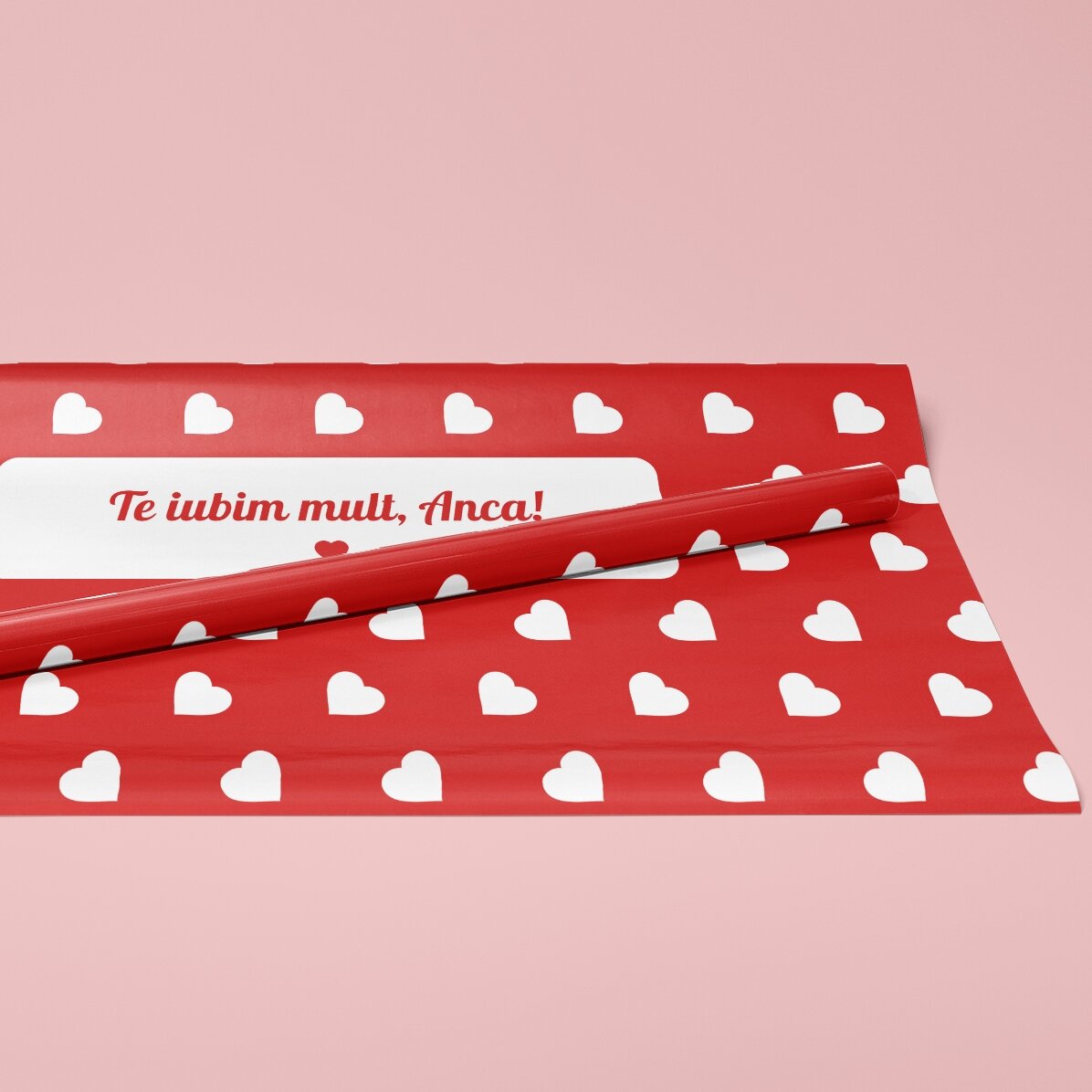 Individuell gestaltetes Geschenkpapier – Herzchen-Motiv