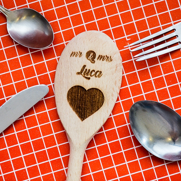 Personalisierter Holzlöffel – Mr & Mrs