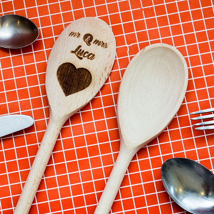 Personalisierter Holzlöffel – Mr & Mrs