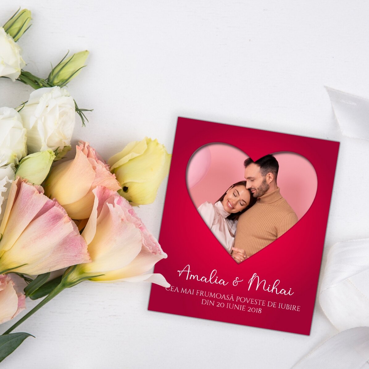 Individuell gestalteter Magnet (10 x 12 cm) mit Foto und Text – „In love“